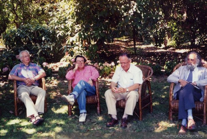 Con sus colegas del Instituto de Estética en su casa de Limache